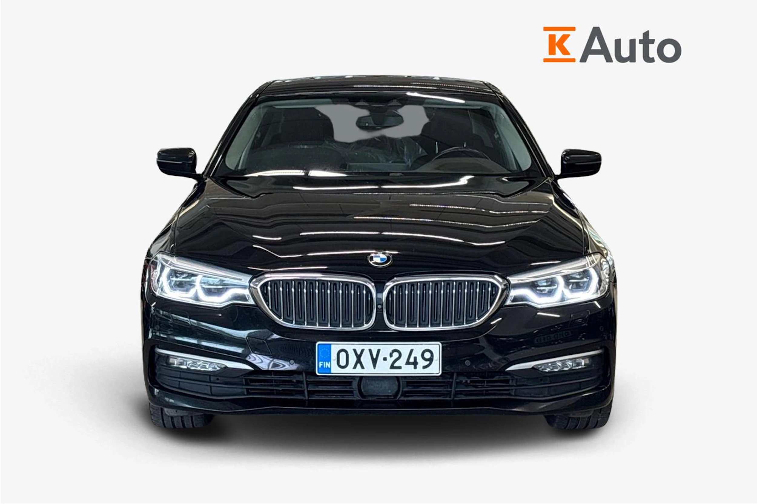 musta BMW 530 2017 kuva 5.