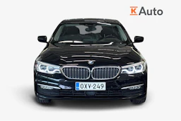 musta BMW 530 2017 kuva 5.