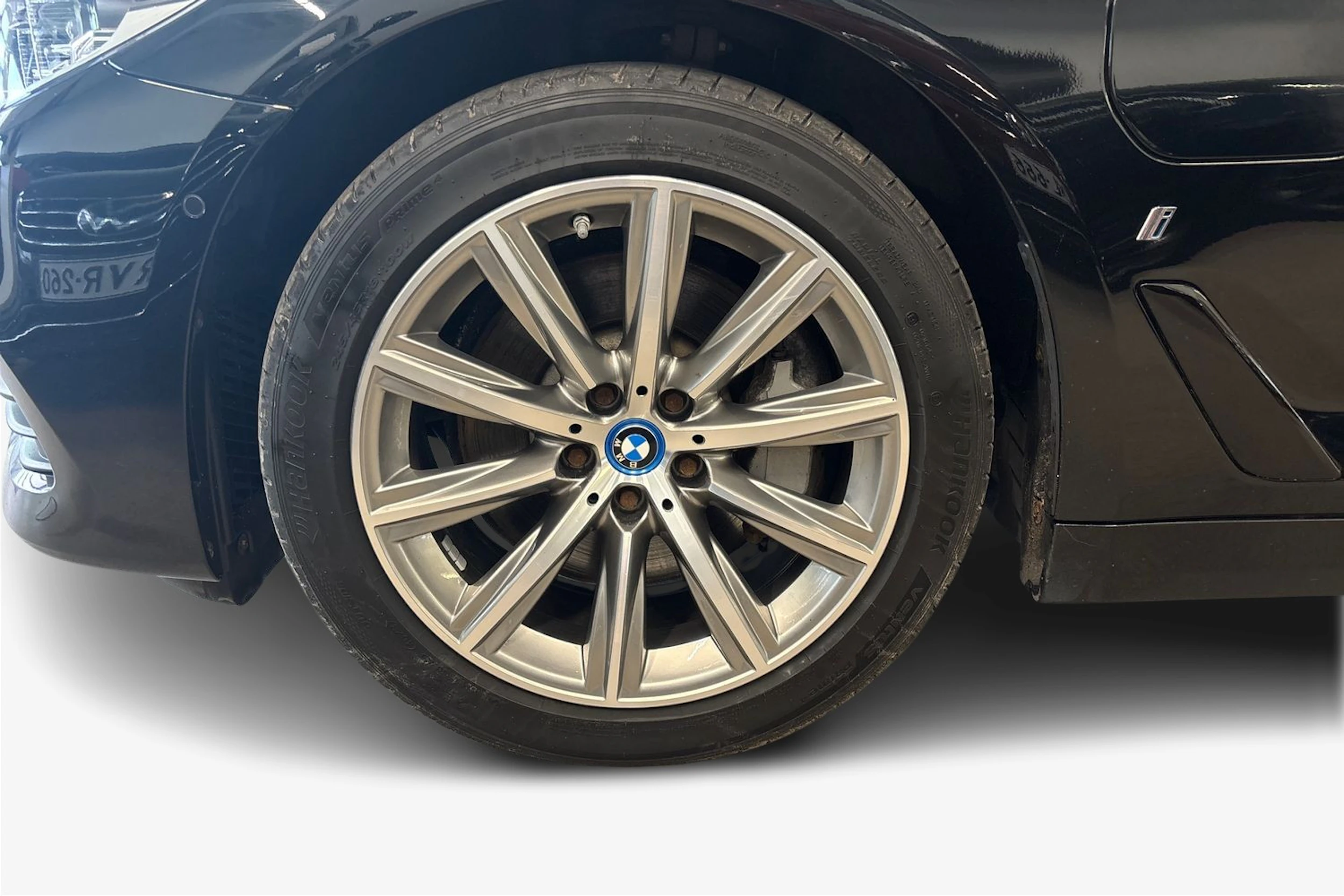 musta BMW 530 2017 kuva 12.