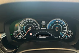 musta BMW 530 2017 kuva 15.