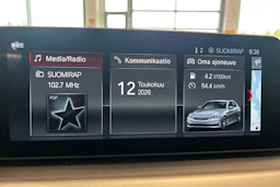musta BMW 530 2017 kuva 18.