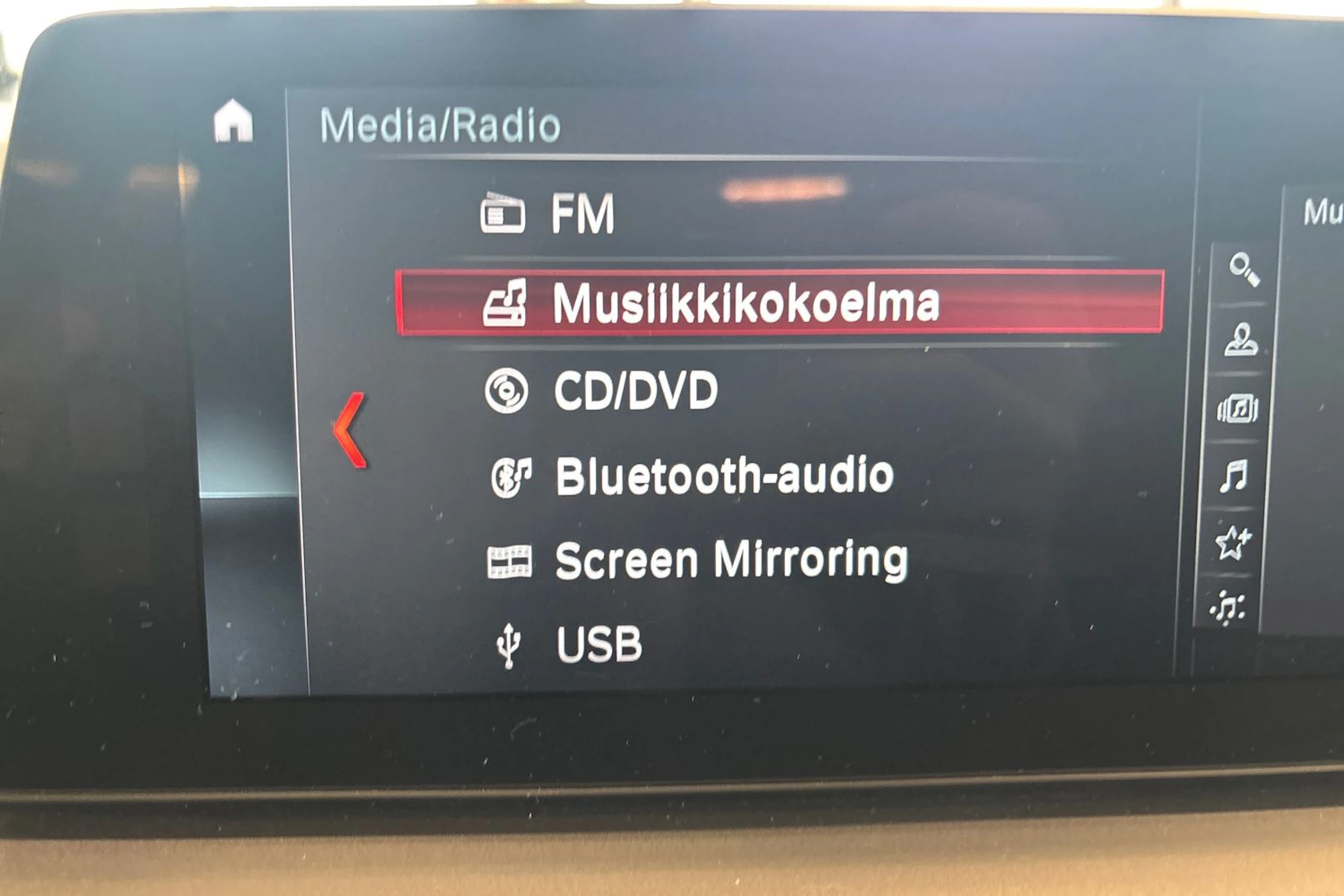 musta BMW 530 2017 kuva 24.