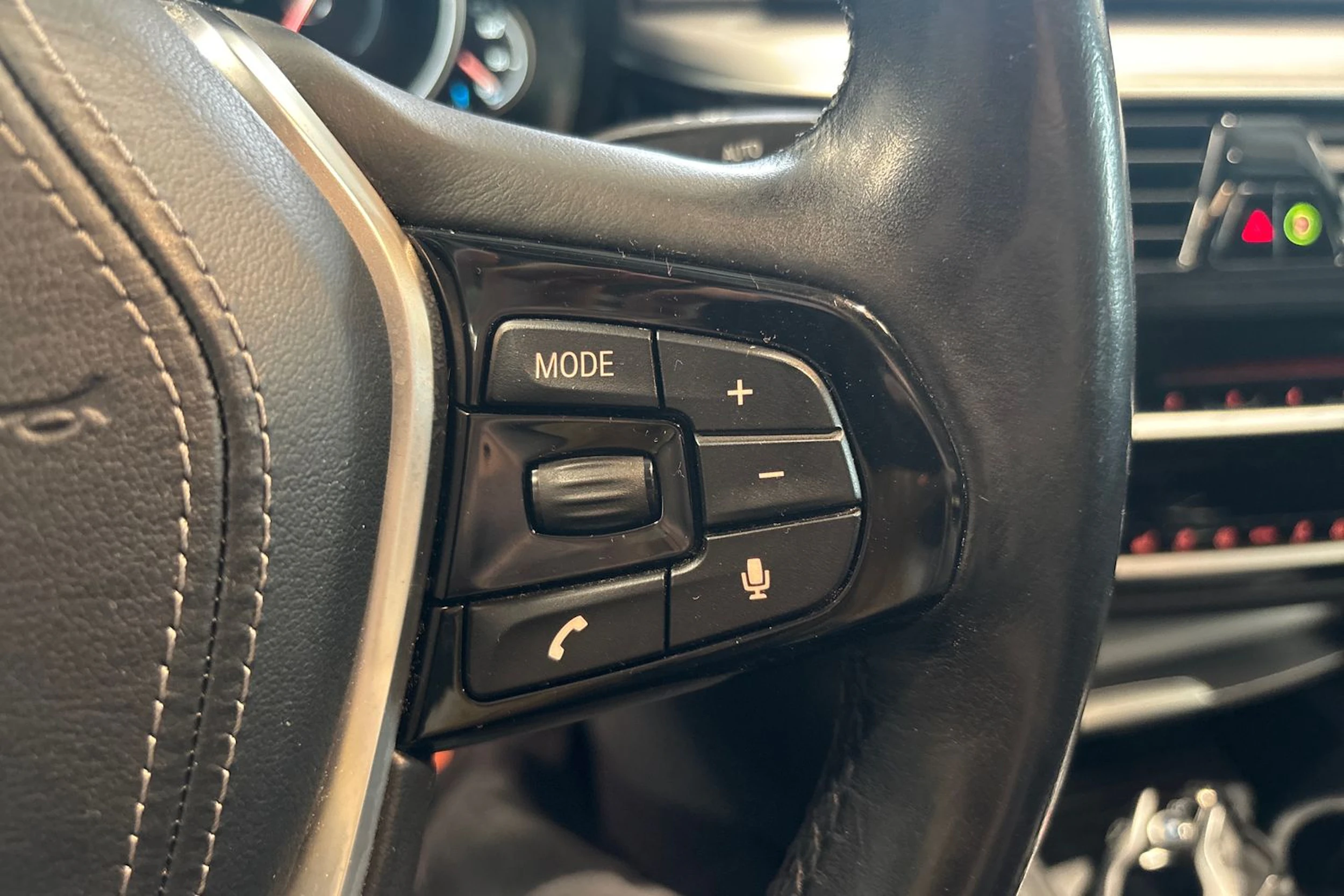 musta BMW 530 2017 kuva 27.