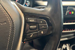 musta BMW 530 2017 kuva 27.