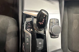 musta BMW 530 2017 kuva 31.