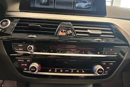 musta BMW 530 2017 kuva 32.