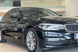 musta BMW 530 2017 kuva 35.