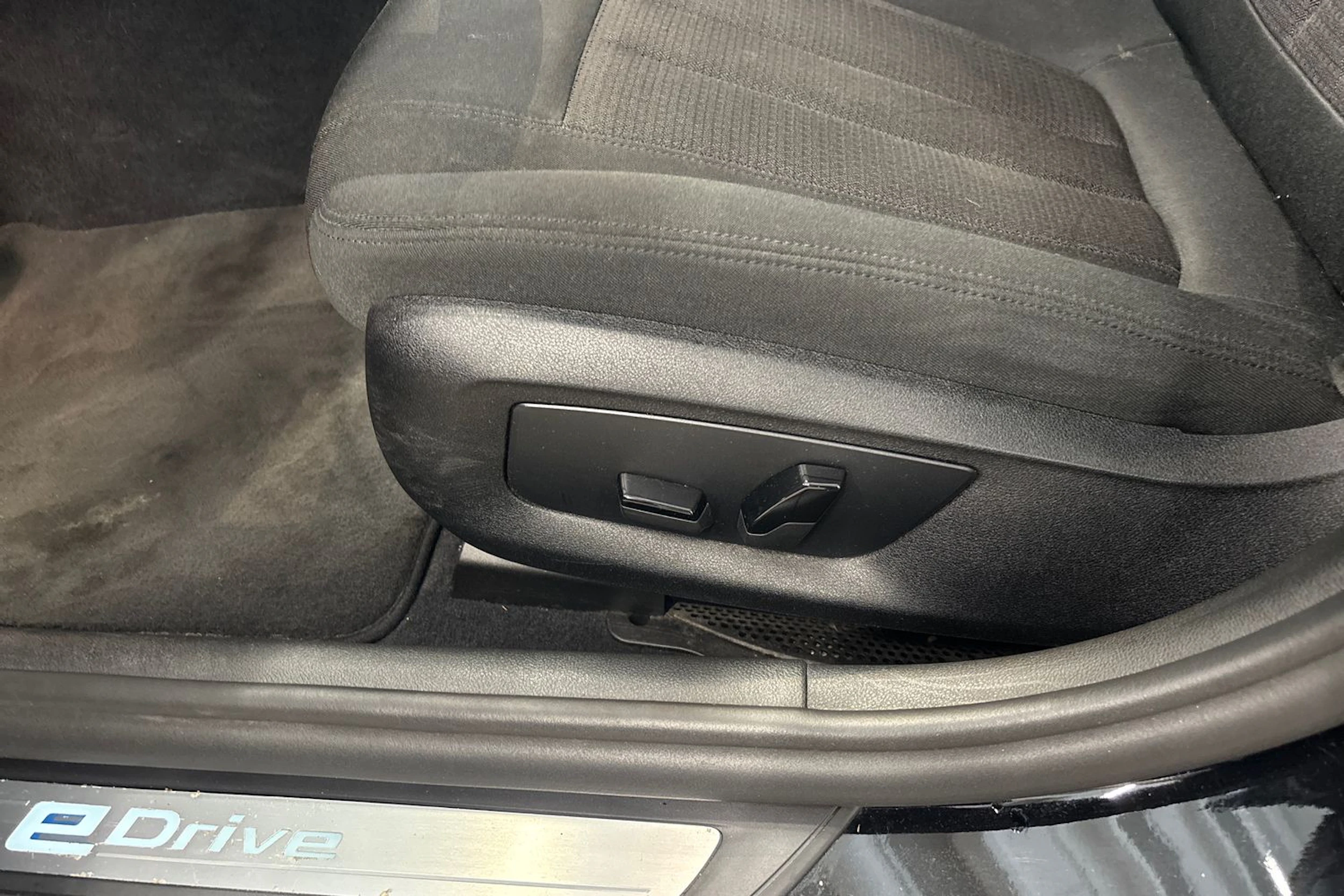 musta BMW 530 2017 kuva 37.