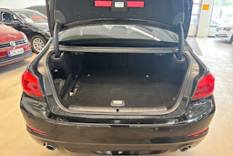 musta BMW 530 2017 kuva 39.