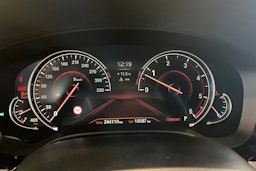 Sininen BMW 530 2017 kuva 14.