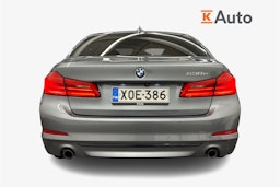Harmaa BMW 530 2017 kuva 3.