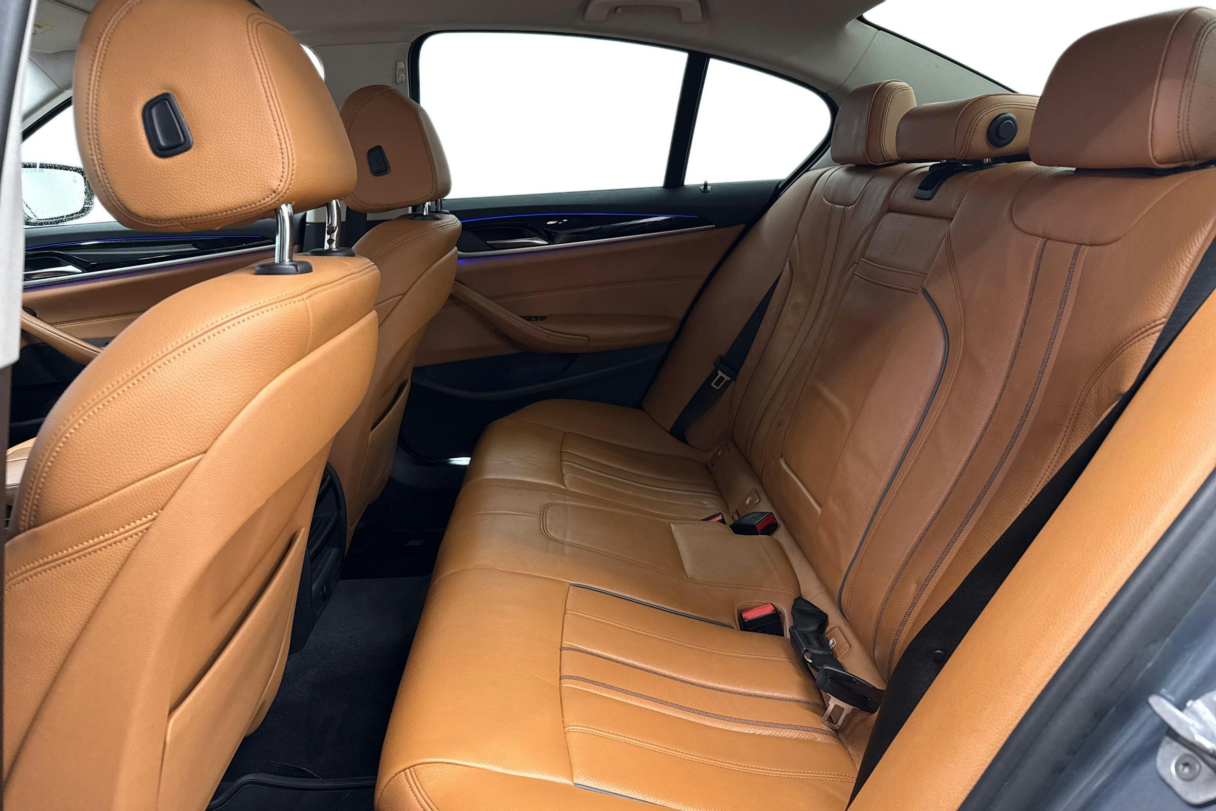 Harmaa BMW 530 2017 kuva 10.