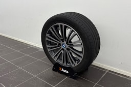 Harmaa BMW 530 2017 kuva 13.