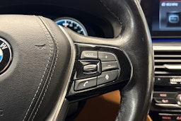 Harmaa BMW 530 2017 kuva 16.