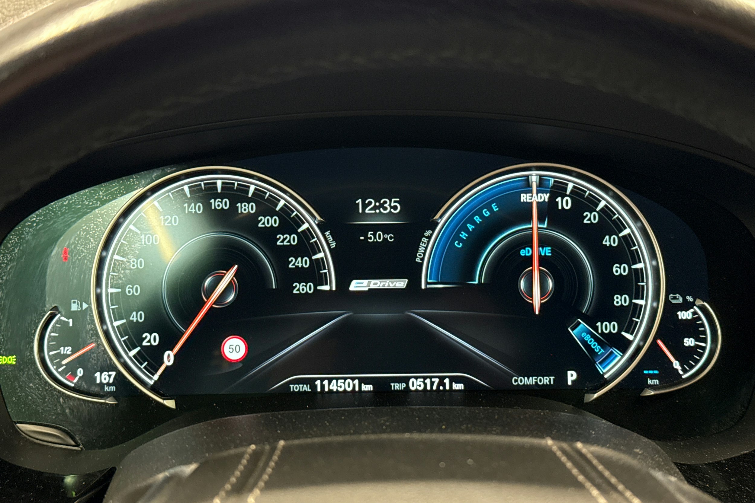 Harmaa BMW 530 2017 kuva 17.