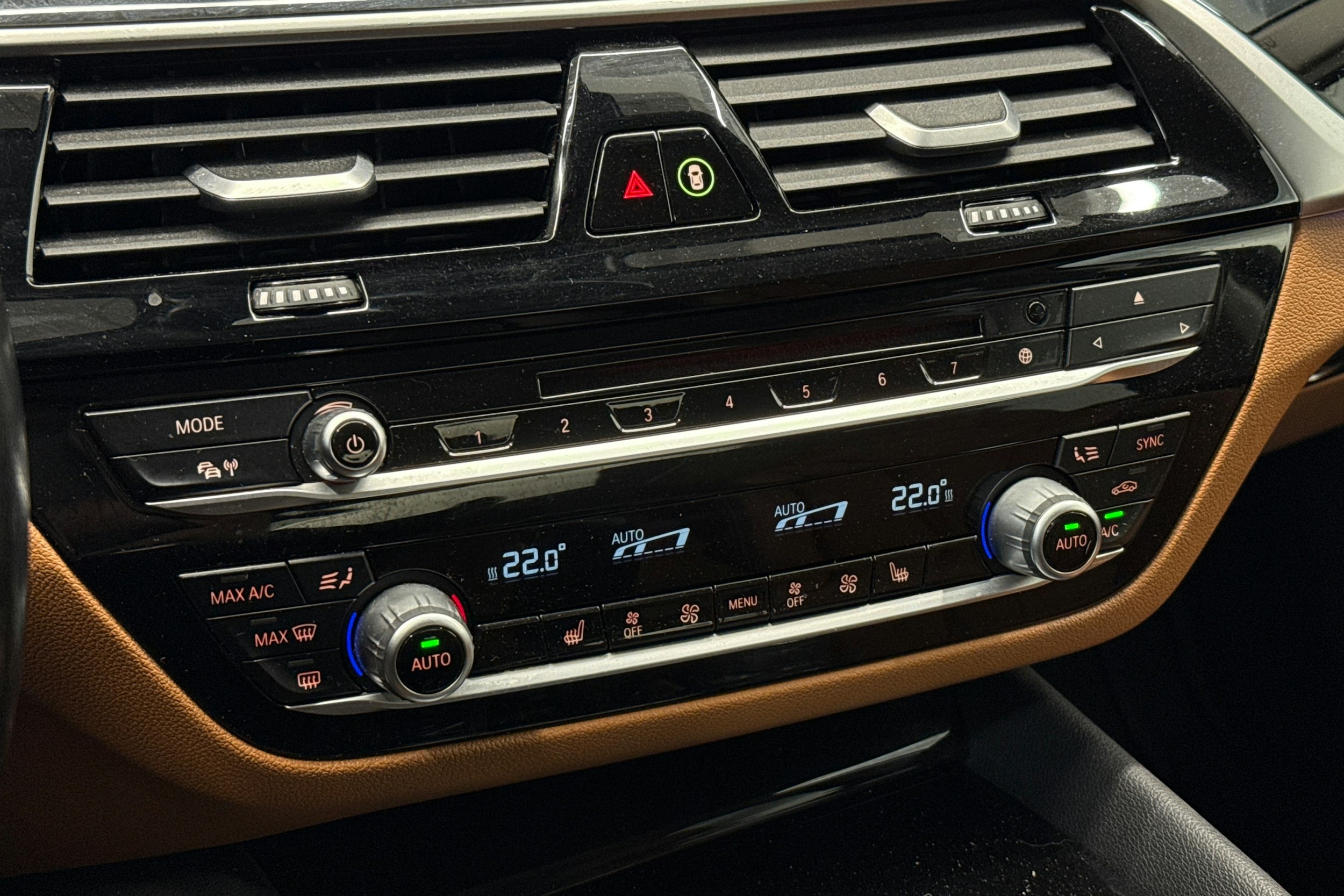 Harmaa BMW 530 2017 kuva 22.