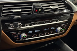 Harmaa BMW 530 2017 kuva 22.