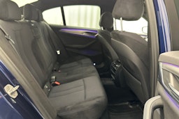 sininen BMW 530 2018 kuva 13.