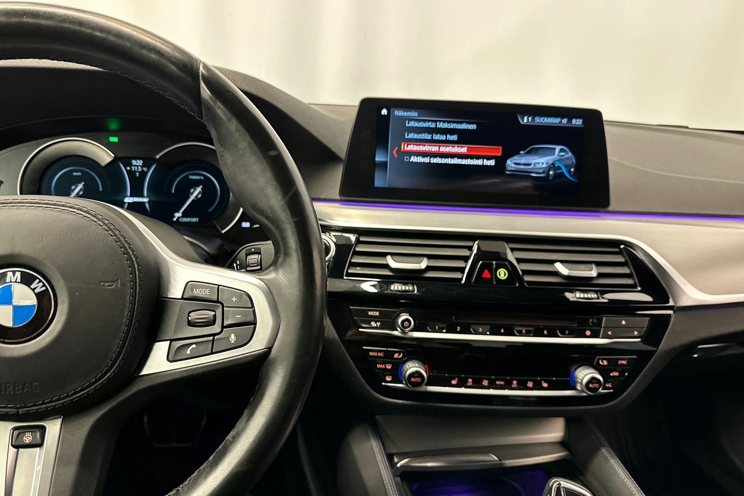 sininen BMW 530 2018 kuva 20.