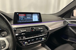sininen BMW 530 2018 kuva 27.