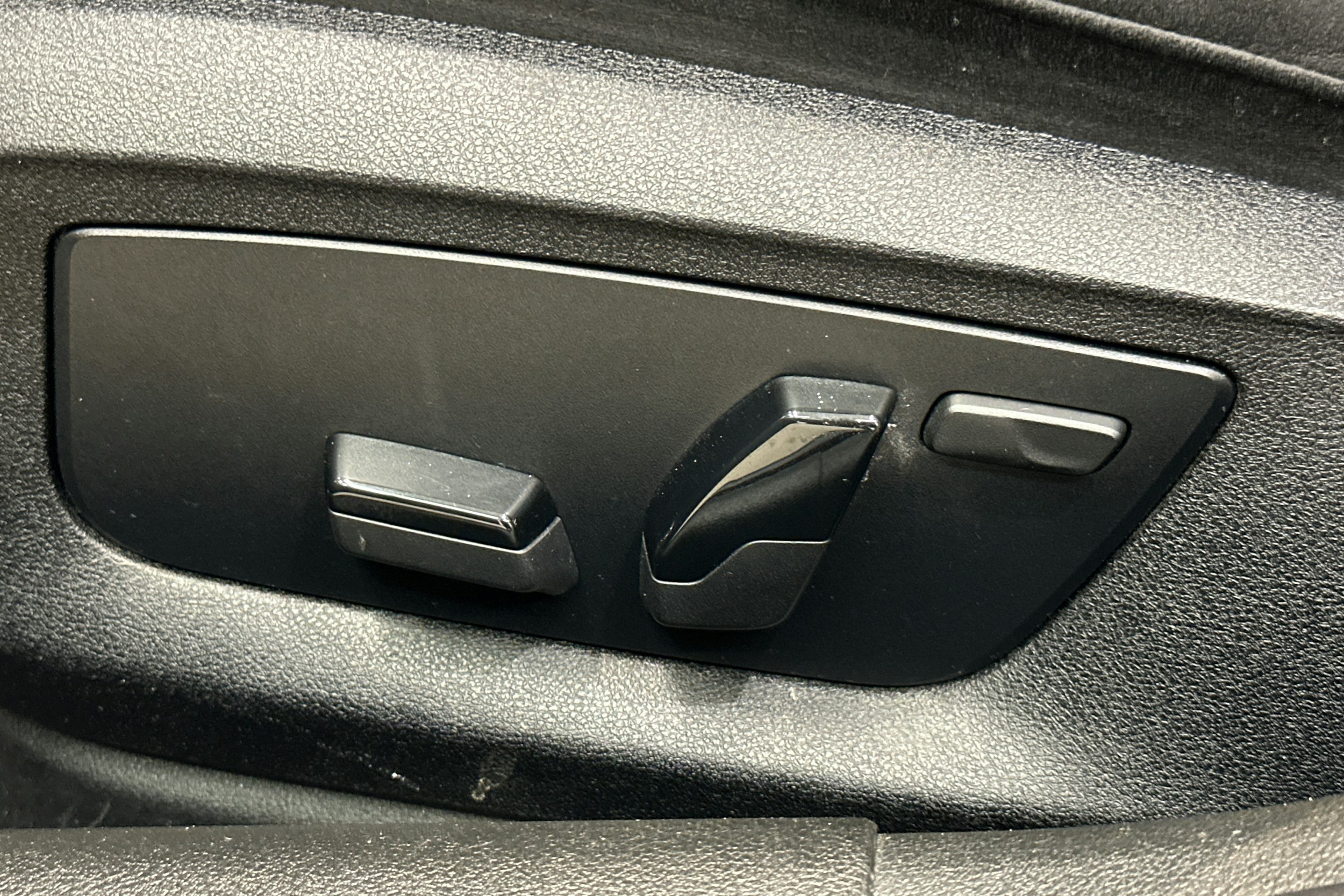 sininen BMW 530 2018 kuva 28.