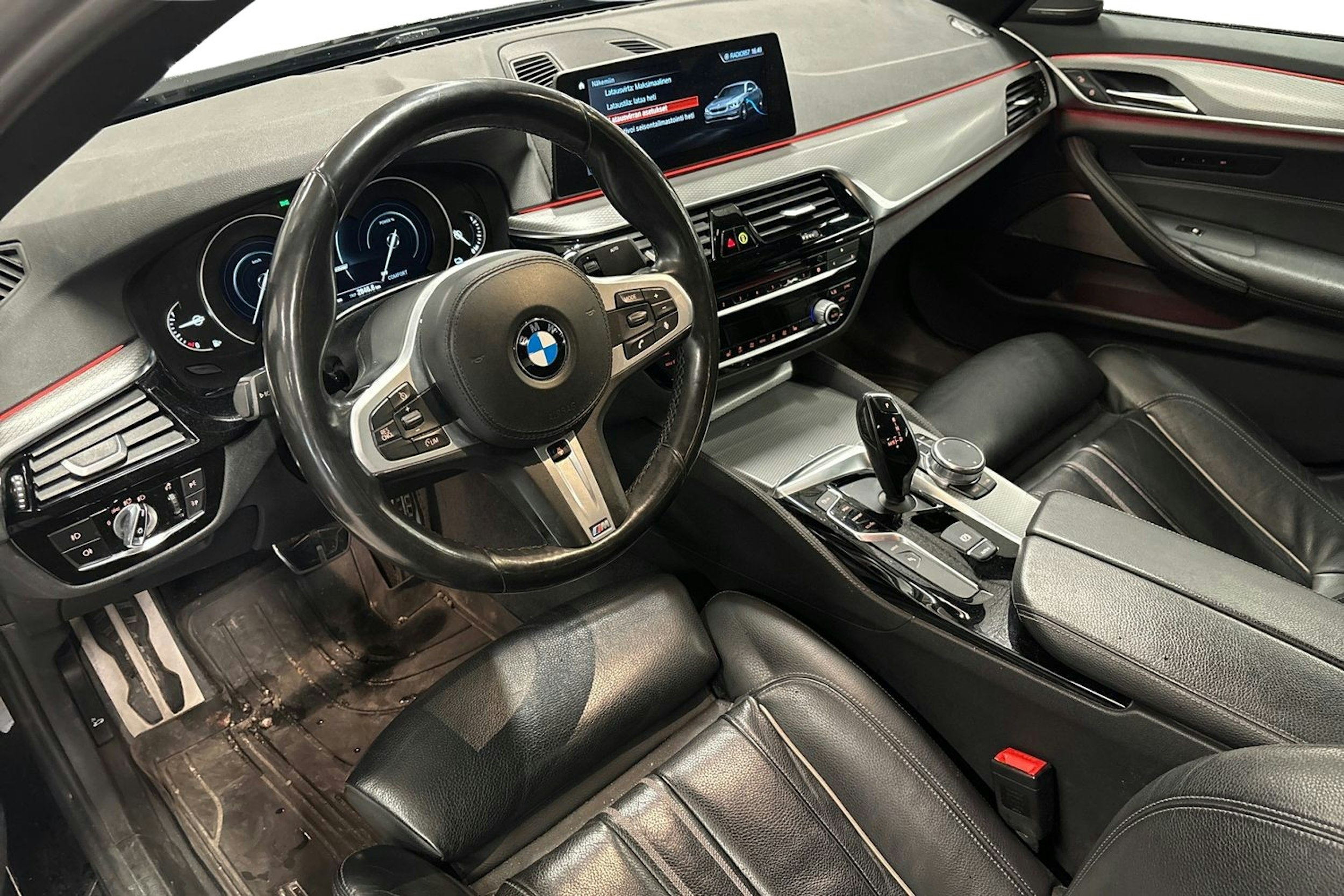 musta BMW 530 2018 kuva 3.
