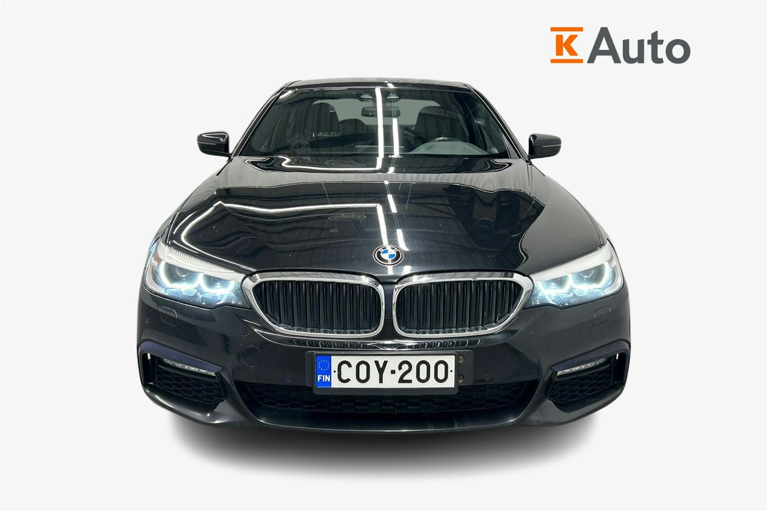 musta BMW 530 2018 kuva 5.