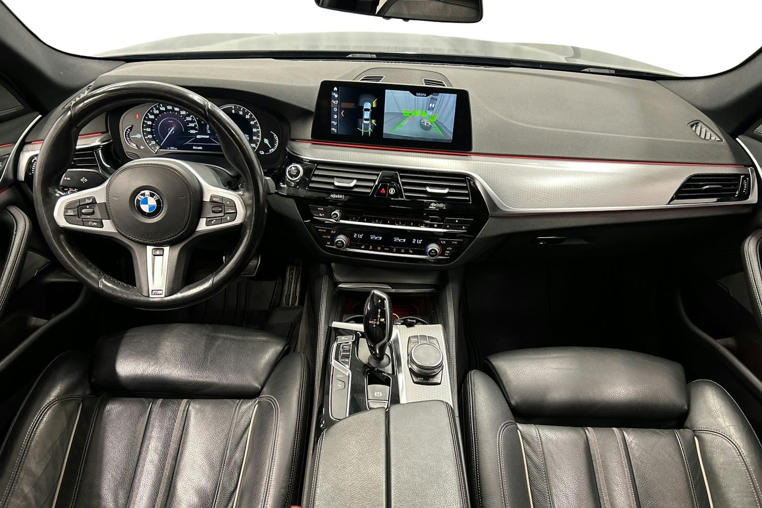 musta BMW 530 2018 kuva 9.