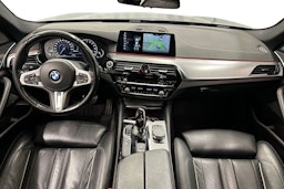 musta BMW 530 2018 kuva 9.
