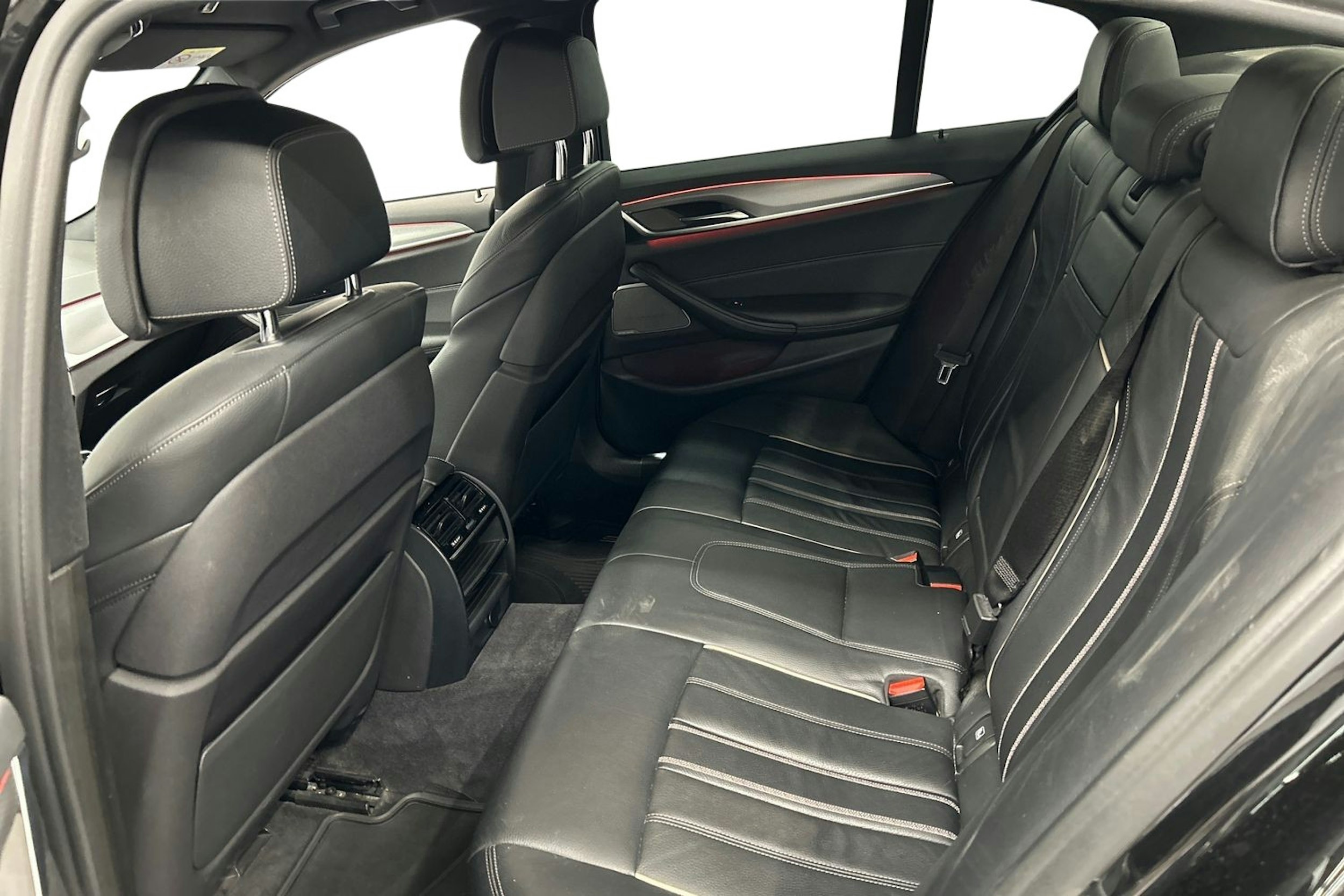musta BMW 530 2018 kuva 10.