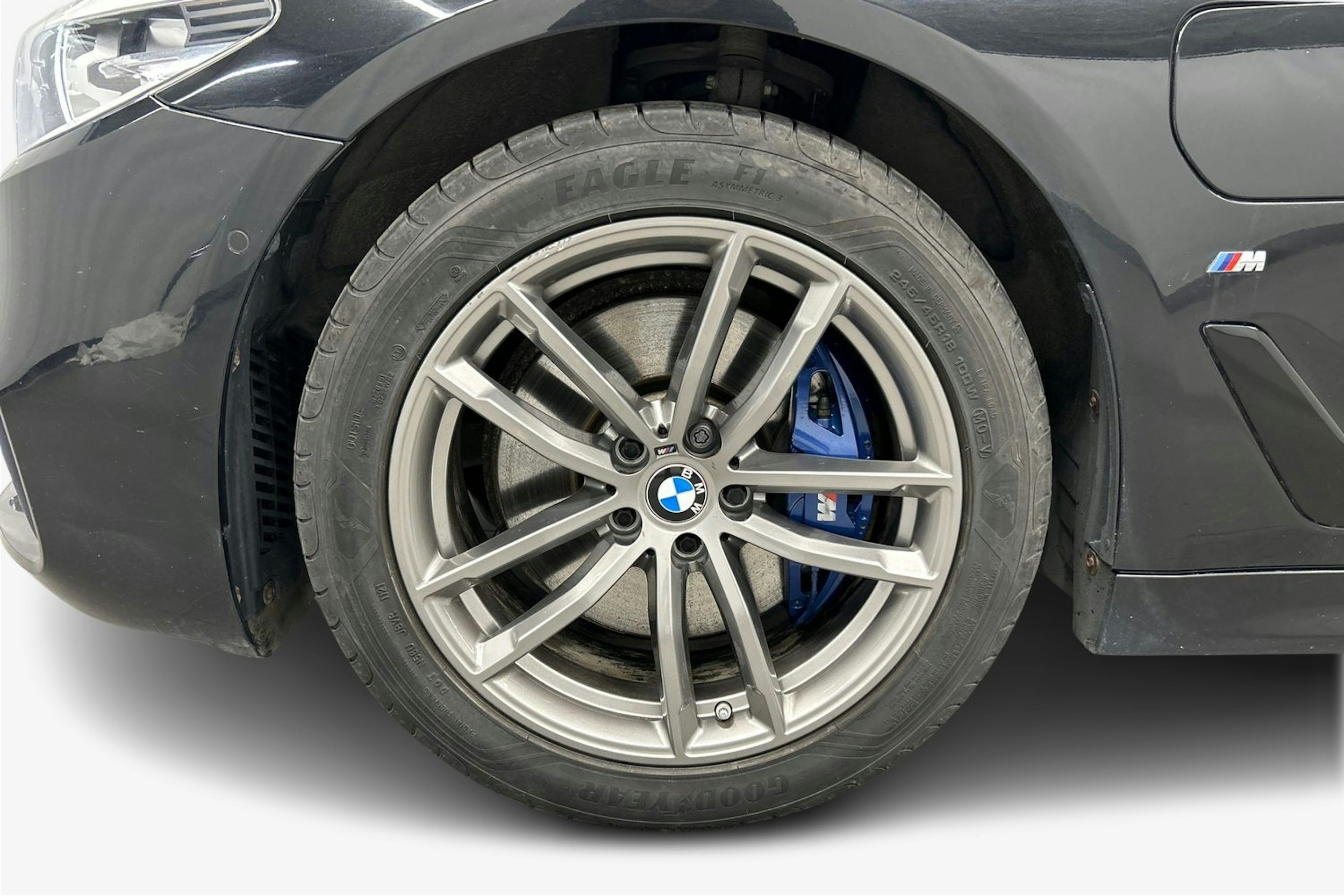 musta BMW 530 2018 kuva 11.