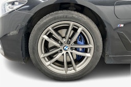 musta BMW 530 2018 kuva 11.