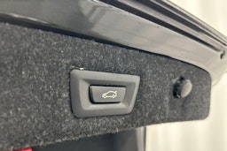musta BMW 530 2018 kuva 14.