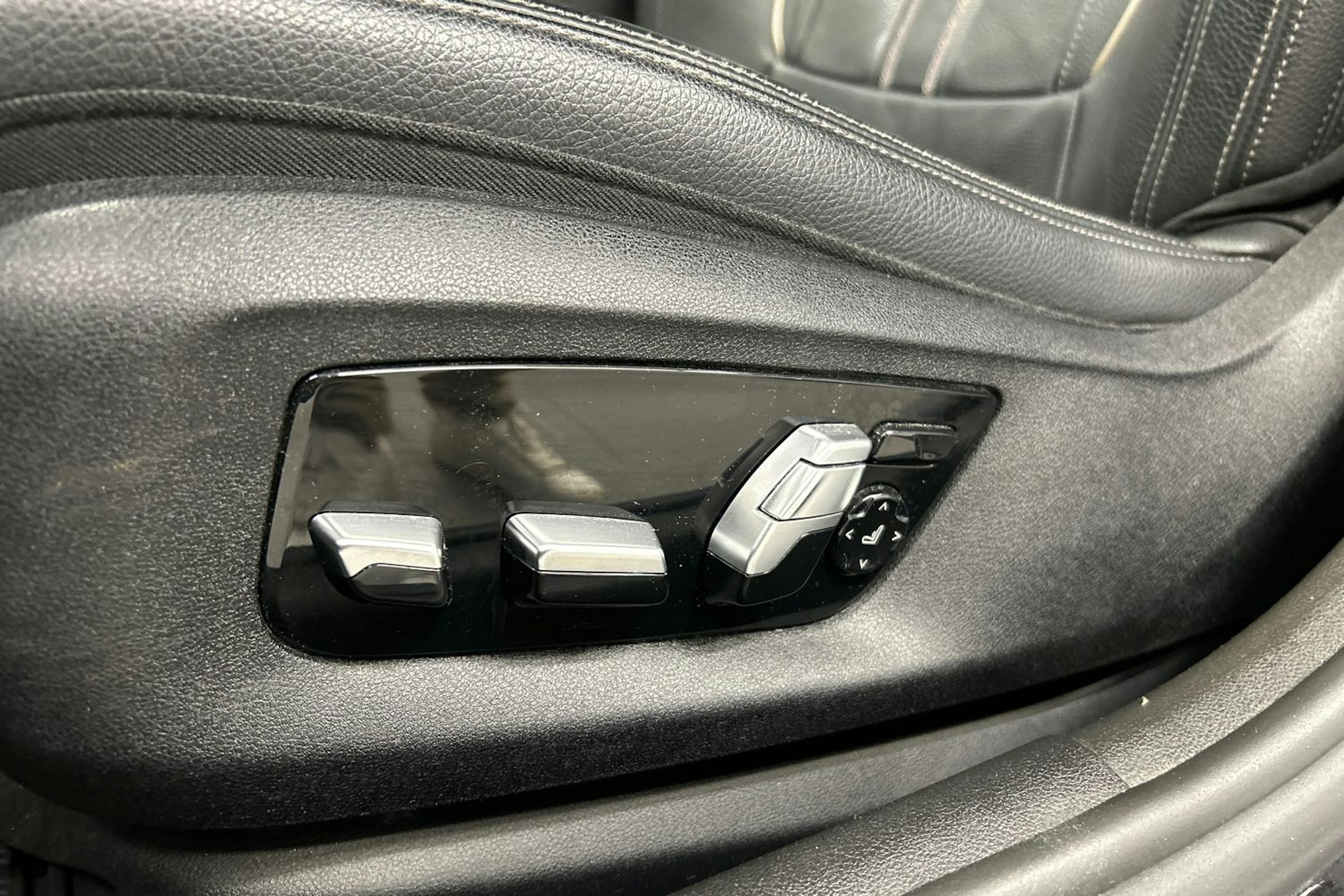 musta BMW 530 2018 kuva 19.