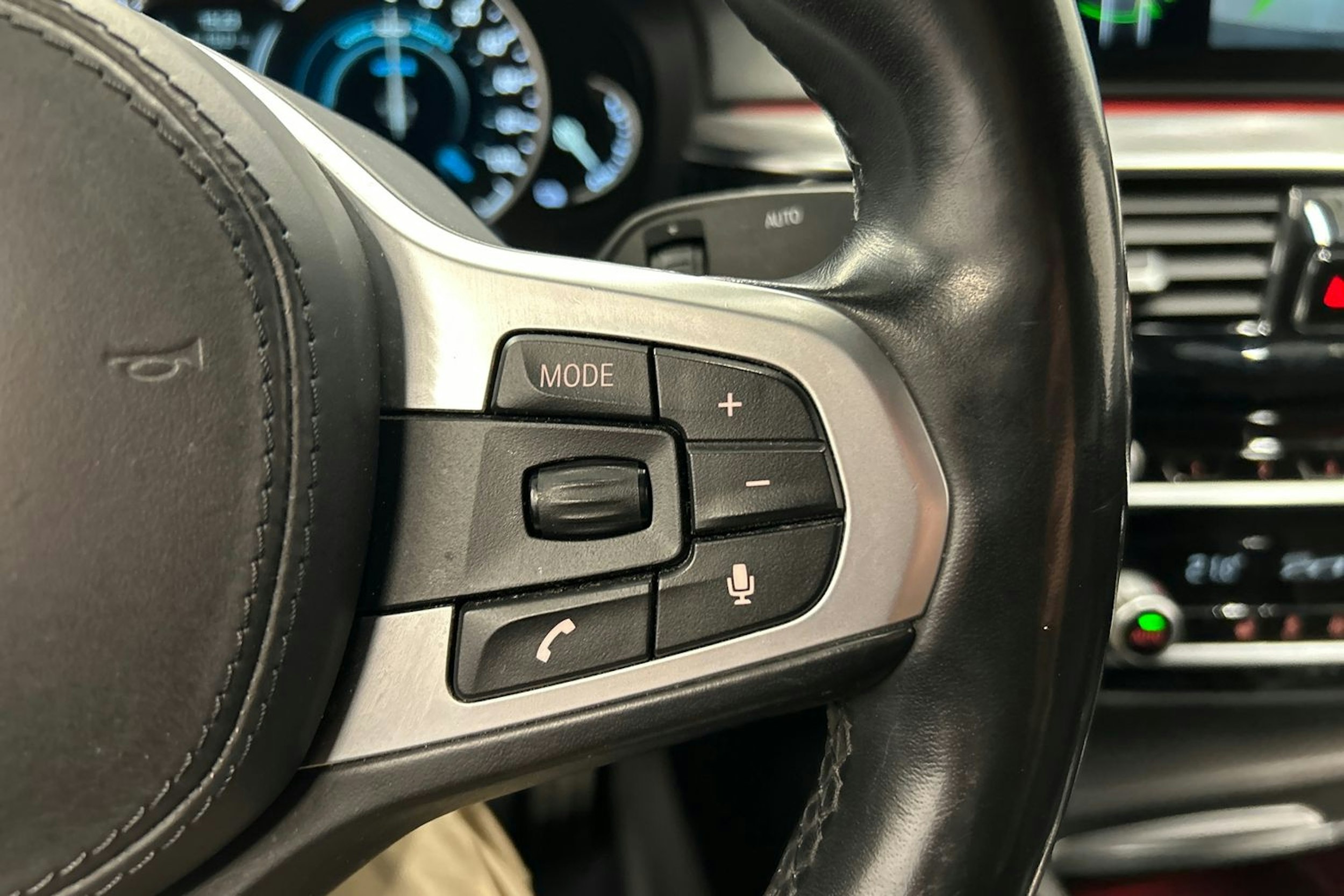 musta BMW 530 2018 kuva 22.