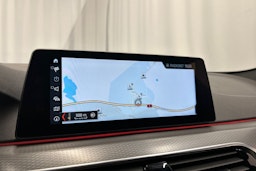 musta BMW 530 2018 kuva 24.