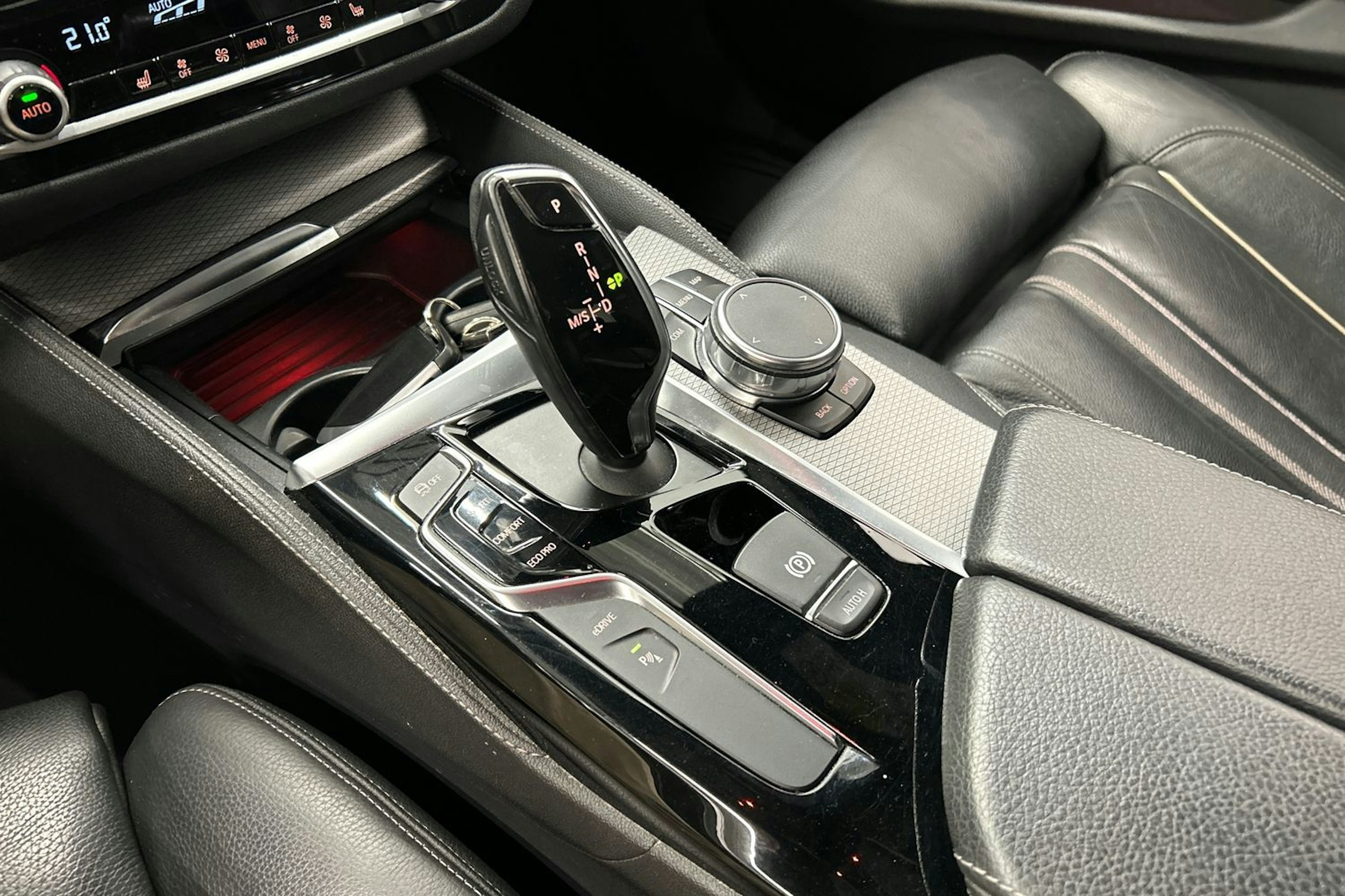 musta BMW 530 2018 kuva 26.