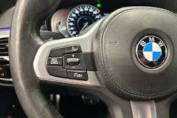 valkoinen BMW 530 2018 kuva 19.