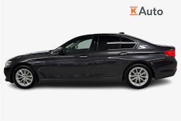 Harmaa BMW 530 2018 kuva 6.