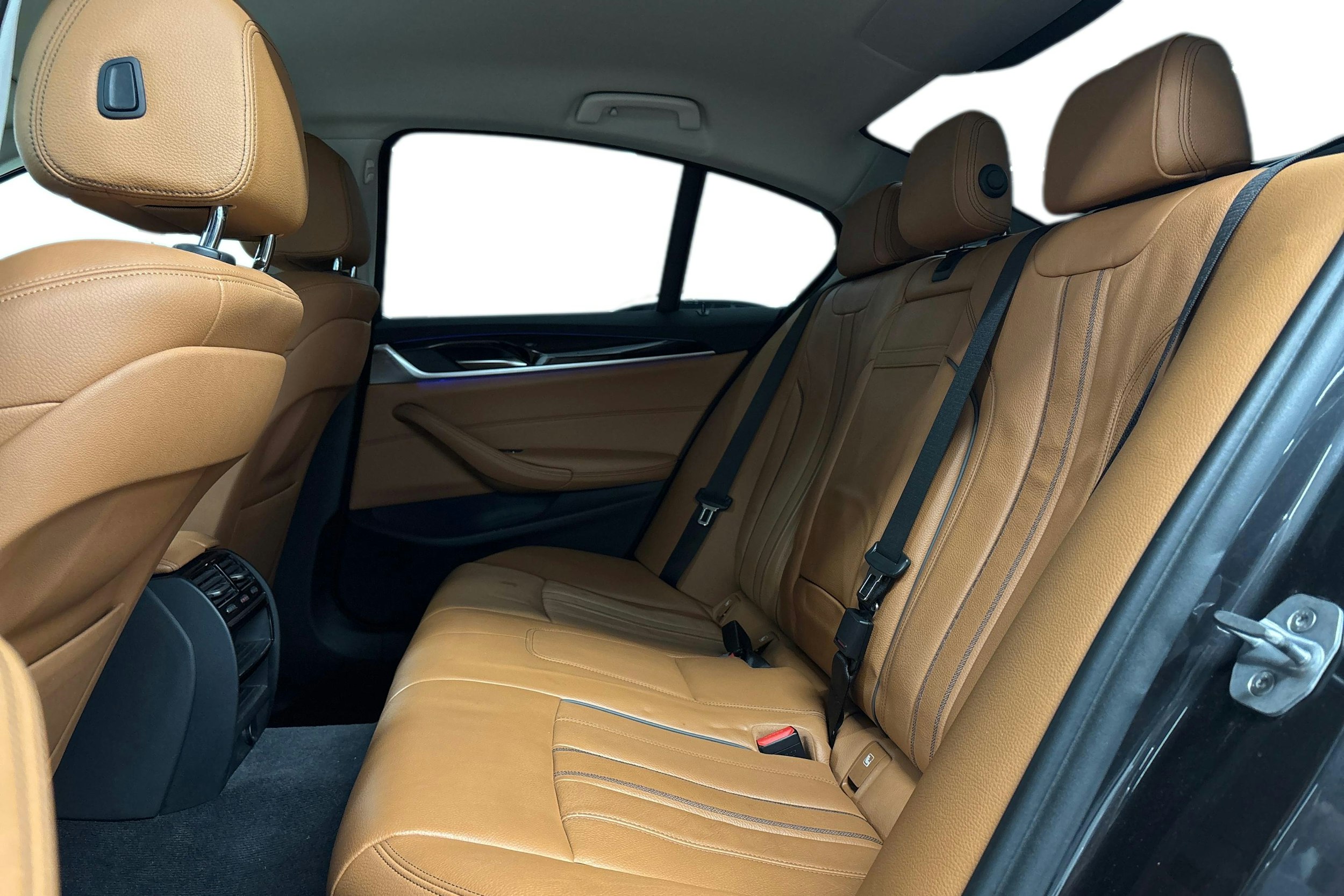 Harmaa BMW 530 2018 kuva 10.