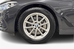 Harmaa BMW 530 2018 kuva 11.