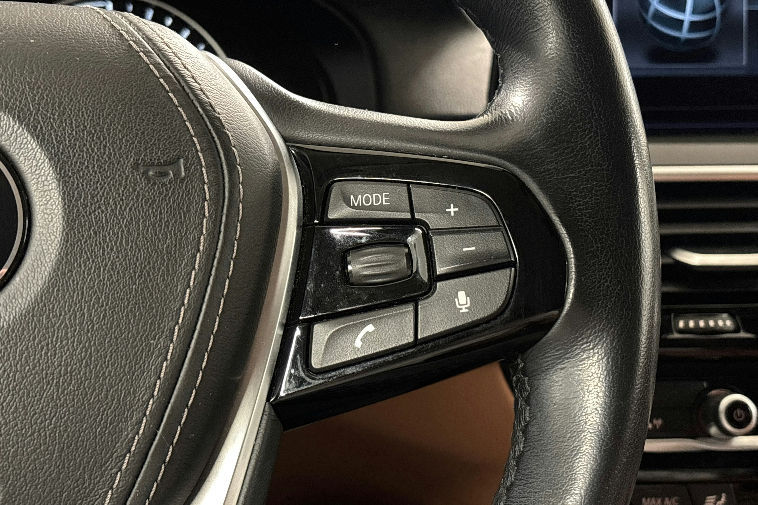 Harmaa BMW 530 2018 kuva 18.