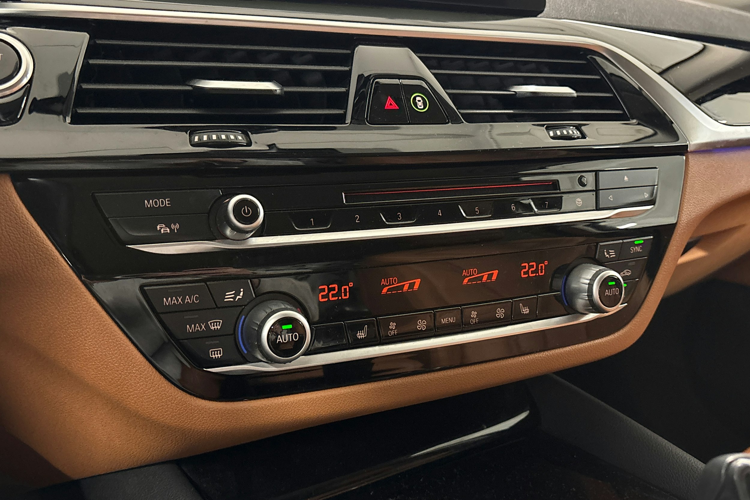 Harmaa BMW 530 2018 kuva 26.