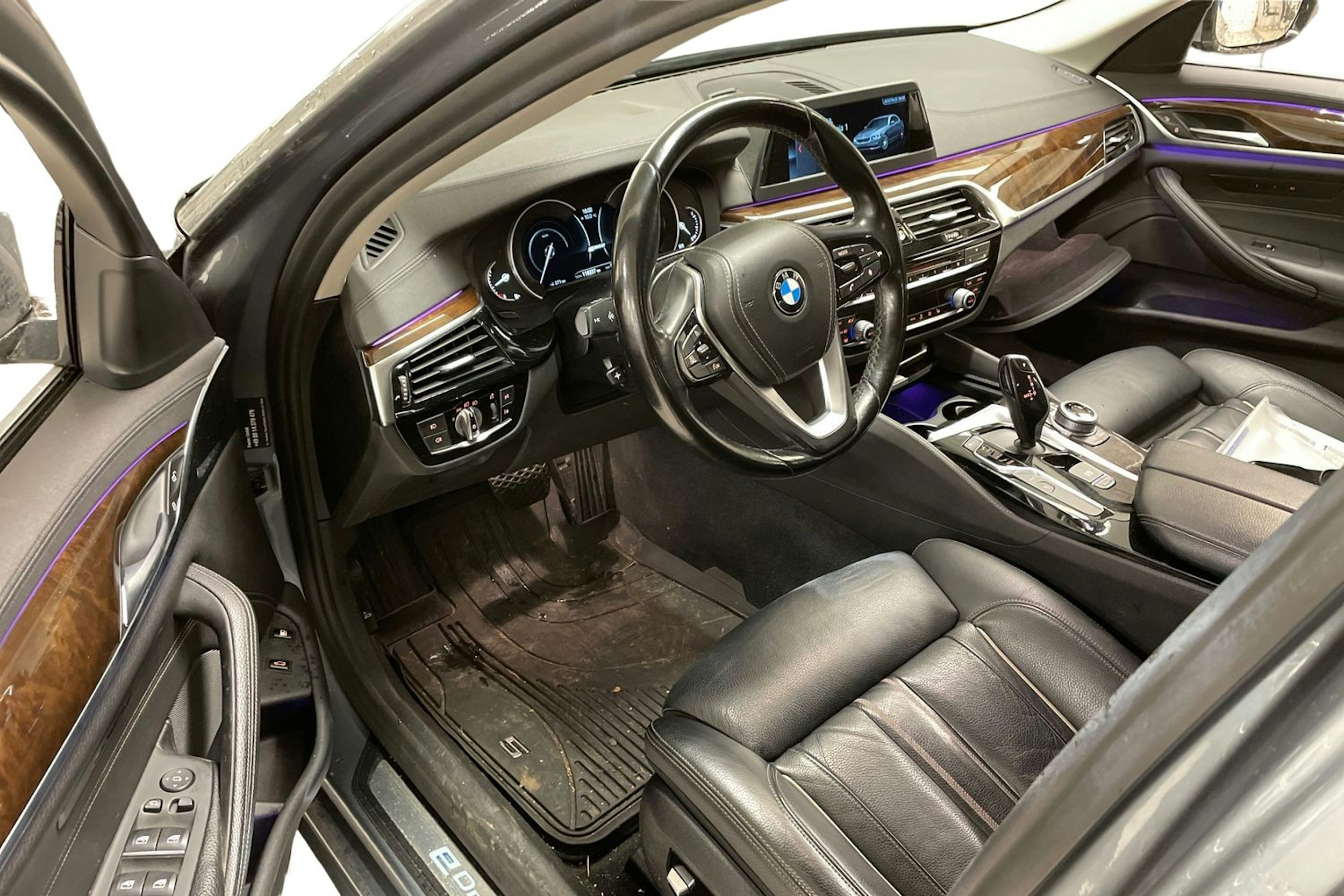 harmaa BMW 530 2018 kuva 3.