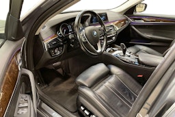 harmaa BMW 530 2018 kuva 6.