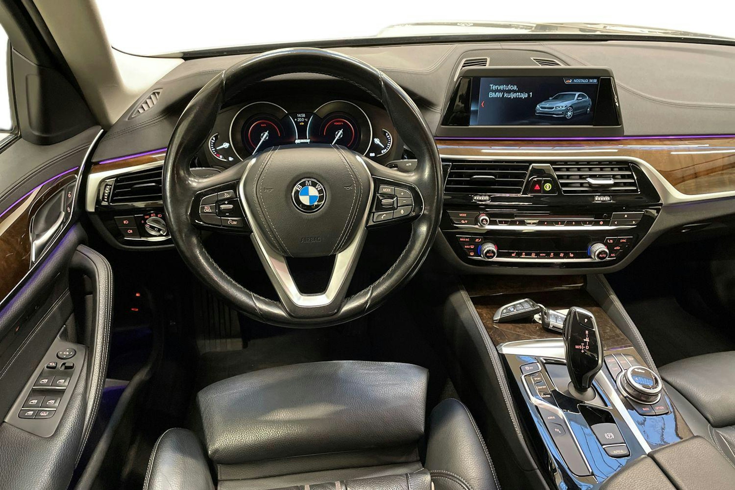 harmaa BMW 530 2018 kuva 7.