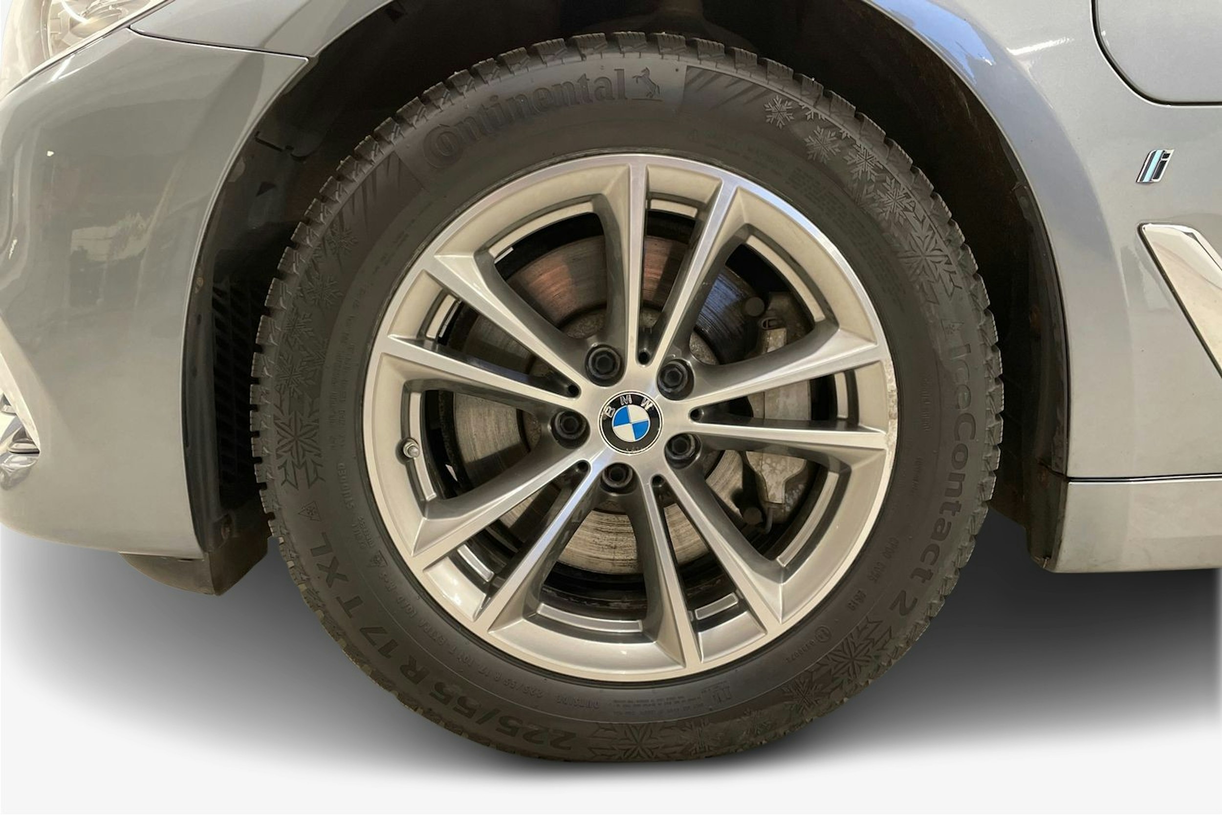 harmaa BMW 530 2018 kuva 9.