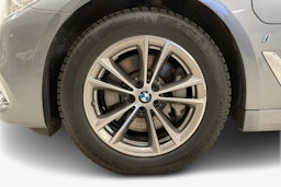 harmaa BMW 530 2018 kuva 9.