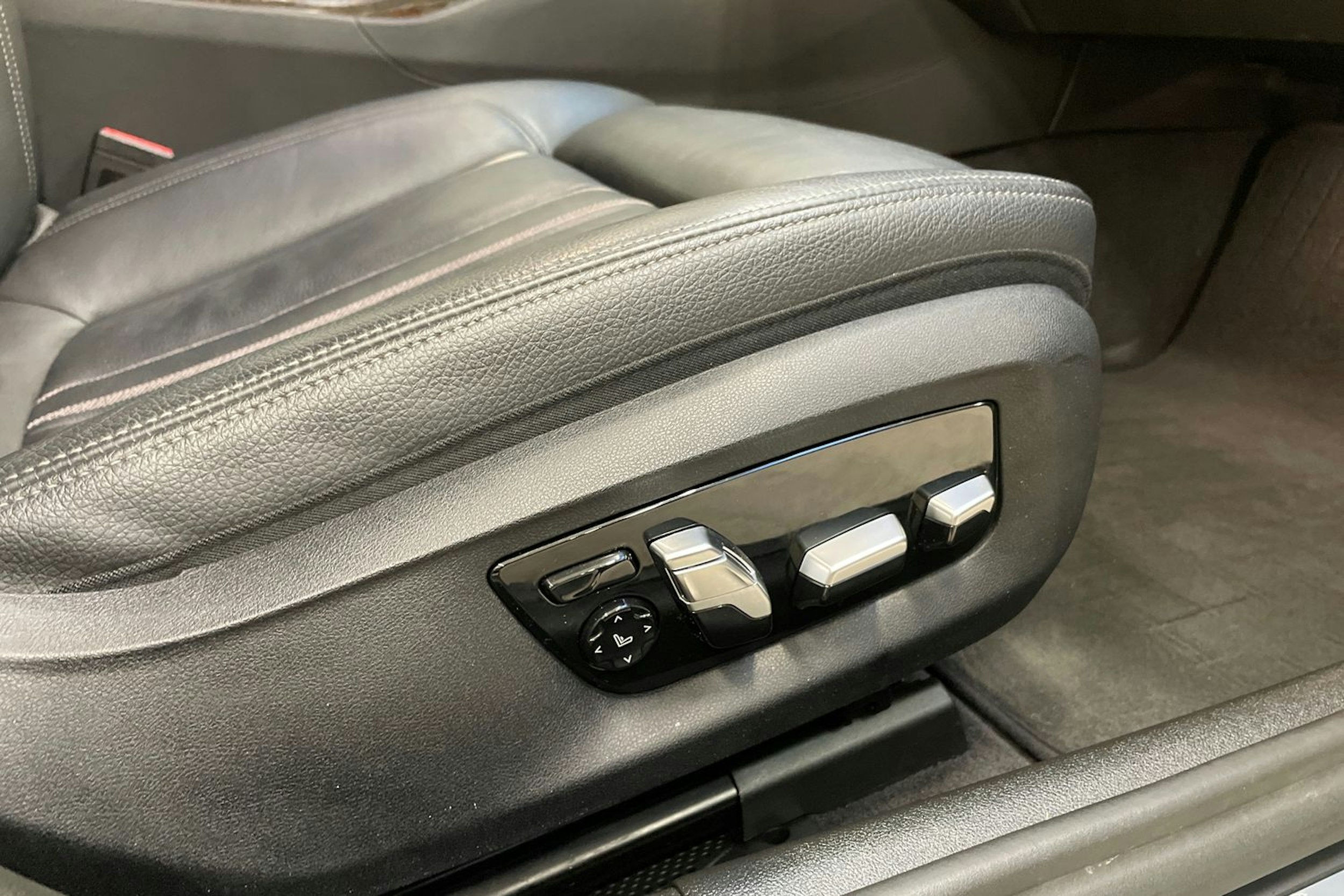 harmaa BMW 530 2018 kuva 12.