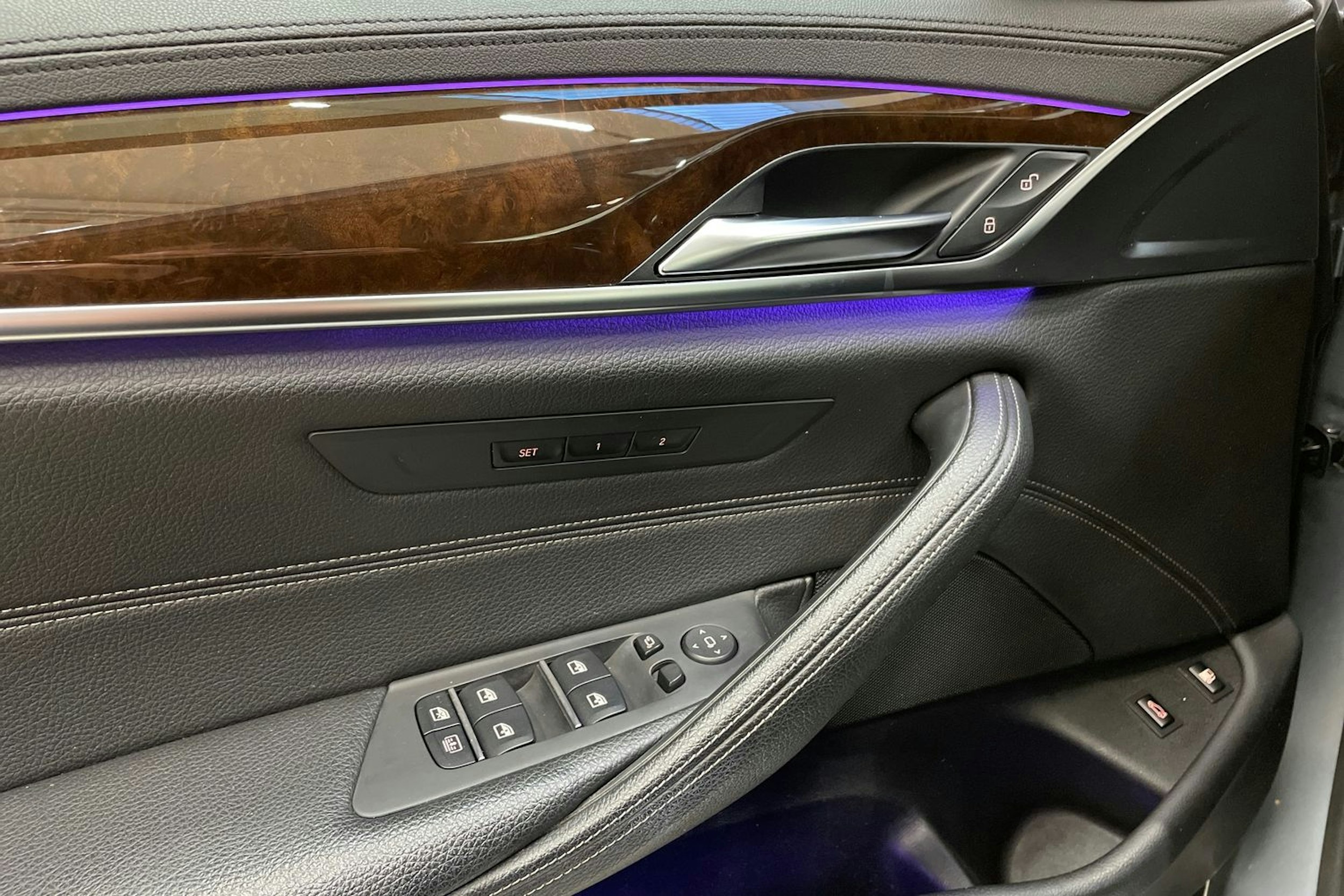 harmaa BMW 530 2018 kuva 14.